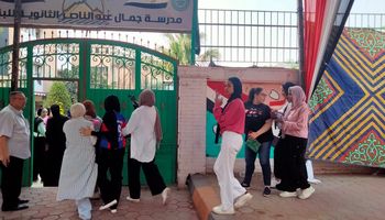 ولادة طالبة بمدرسة جمال عبد الناصر بالدقي