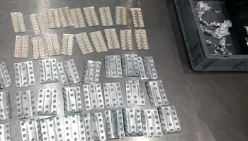 تهريب عدد من أقراص الأدوية المخدرة