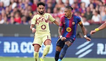 الأهلي وبرشلونة 
