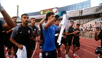 لاعبو الزمالك مع الجماهير 