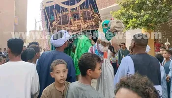 الموكب 