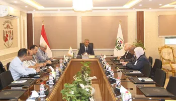 خلال الاجتماع