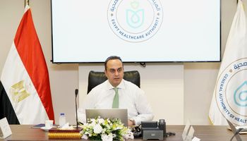 الدكتور احمد السبكى رئيس هيئة الرعاية الصحسة 
