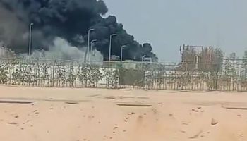 حريق تنده داخل مصنع 