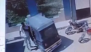 صور من الفيديو المتداول 