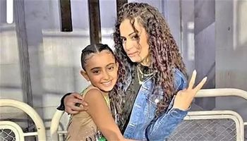  لاعبة الجمباز ناتالي ريمون ووالدتها