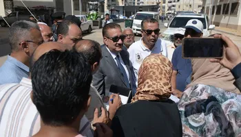 محافظ بورسعيد يستجيب لمطلب مواطنة من ذوي الهمم ويوجه بتوفير كرسي كهربائي متحرك لها على الفور