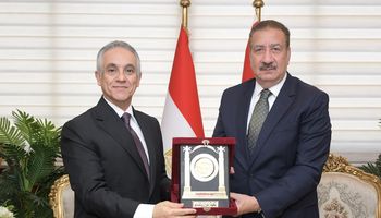 محافظ بورسعيد يستقبل وزير العدل