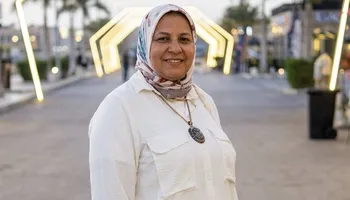 محافظ بورسعيد يقيل  رئيسة الحي بعد وفاة مواطن اشعل النار فى نفسه اثناء حملة اشغالات