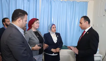 وكيل وزارة الصحة وقيادات المستشفى 
