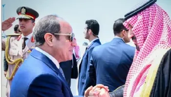 الرئيس السيسى يودّع ولى العهد السعودى بمطار القاهرة الدولى