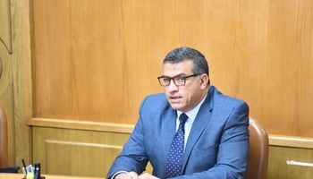 محافظ قنا