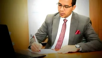 الكاتب والأديب محمود المناعي