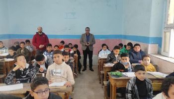 طلاب الصف الثالث الابتدائي 