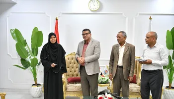 محافظ قنا