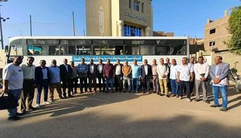 الاتوبيس الطائر 