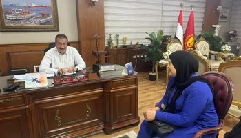  &laquo;الخير وقت الشدة&raquo;.. محافظ بورسعيد يساند أسرة متضررة من حريق مسكنها