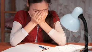 التأثير النفسي على الطلاب بسبب صعوبة المناهج