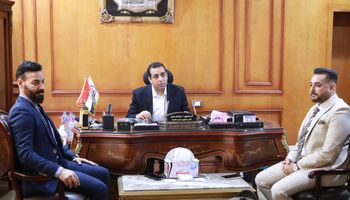 الدكتور حازم عمر نائب محافظ قنا
