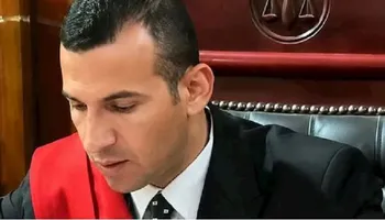 القاضي المزيف