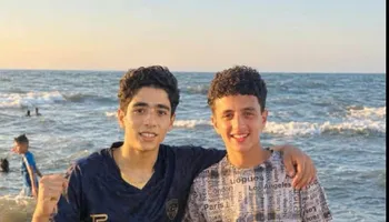 اللاعبين 