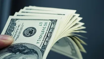 انخفاض سعر الدولار 