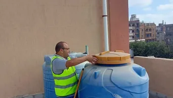 جانب من أعمال التنظيف والتعقيم 