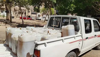  نصف طن زيوت مجهولة المصدر داخل محل بمساكن الأمل ببورسعيد