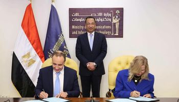 وزير الاتصالات يشهد توقيع مذكرة تفاهم مع شركة إنتل