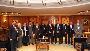 وزير العمل يجتمع مع وفد عراقي لبحث التعاون