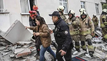 حصيلة ضحايا انهيار جزئي لمبنى في إسطنبول