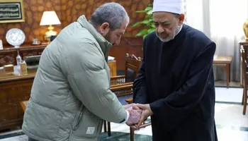  شيخ الأزهر يستقبل أسرتي طالبي معهد دنوشر المتوفيين ويطمئن على الطالب المصاب