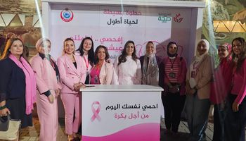 مبادرة دعم صحة المرأة وفحص آلاف السيدات بالعيادات المتنقلة