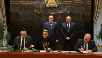  مدبولي يشهد توقيع 3 اتفاقيات لتمويل وتنفيذ مشروع &laquo;دندرة&raquo; للطاقة الشمسية