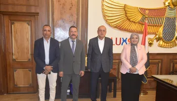 اللقاء 