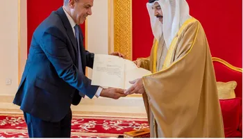 وزير الخارجية يسلم رسالة خطية من الرئيس السيسي إلى ملك البحرين