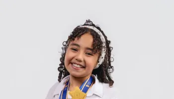 الطالبة المصرية ميار عثمان تفوز بجائزة تحدي القراءة العربي