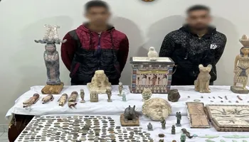 ضبط شابين بحوزتهما 521 قطعة أثرية في المنيا