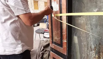 تشميع أحد المحلات