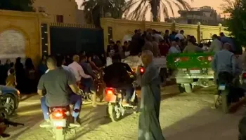 جانب من جنازة الشيخ رضا 