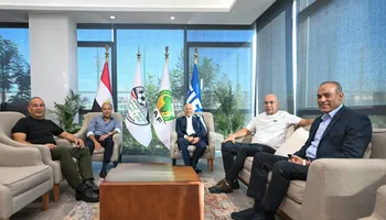 جلسة أبوريدة مع التوأم