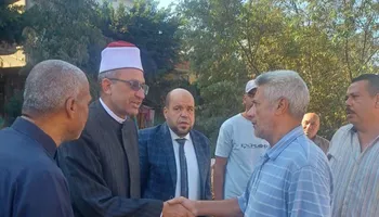 رئيس منطقة كفر الشيخ الأزهرية يقدم واجب العزاء لأسرة طالب توفى إثر حادث
