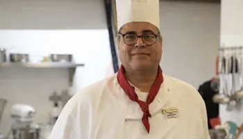 "عايزين أبويا يرجع عشان ندفنه".. استغاثة عاجلة من ابنة الشيف المصري الضحية في حادث السفينة "M/V Victress" بالبحر الأسود
