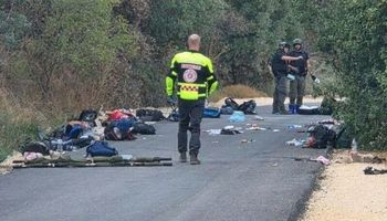 مسعفون إسرائيليون في موقع الحادث 