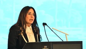 وزيرة الاسكان 
