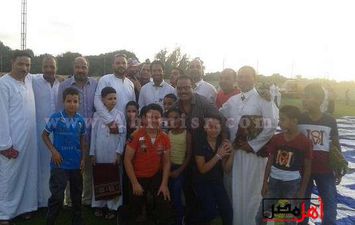 عبد ربه يحتفل بالعيد مع أهالى الإسماعيلية