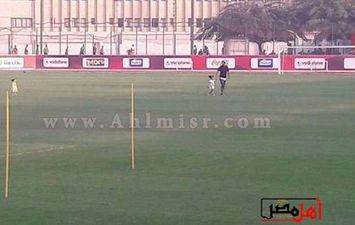  شاهد &quot;متعب&quot; يداعب بنتيه