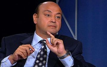 عمرو أديب يتقمص دور مطرب على &quot;انستجرام