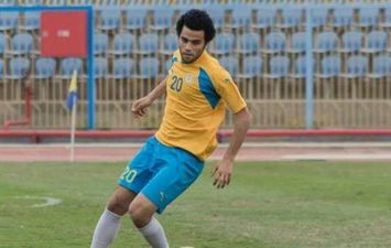  أحمد ناصر لاعب النادى الإسماعيلى السابق