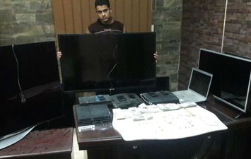 بط صاحب محل بلاي استيشن لاتهامة بسرقة 800 جرام ذهب بمصر الجد